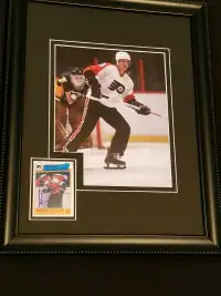 Darryl Sittler Autograph Framed Philadelphia Flyers Card/Photo 
