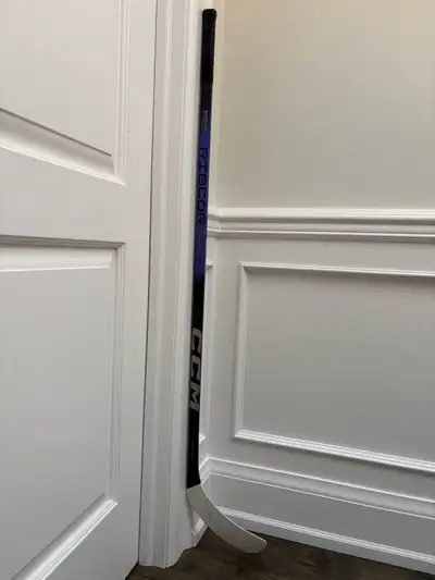 CCM Trigger 8 Pro, RH, 50 flex, View more