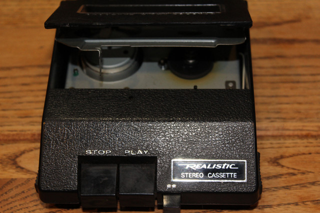 Vintage Realistic/Tandy 8-Track Player Cassette Adapter in General Electronics in Calgary - Image 3