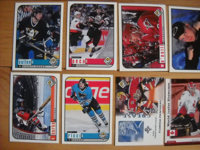 9 cartes de hockey de 1998 dans Art et objets de collection  à Saguenay - Image 2