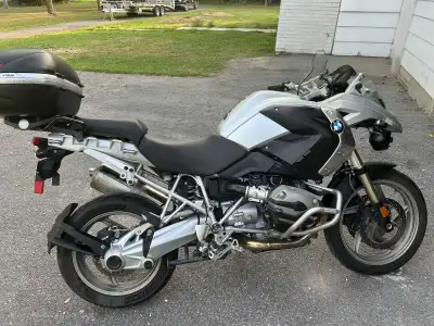 2009 BMW 1200 GS motorcycle. Well maintained. Always stored indoors. 48000 kms. No off-road riding....