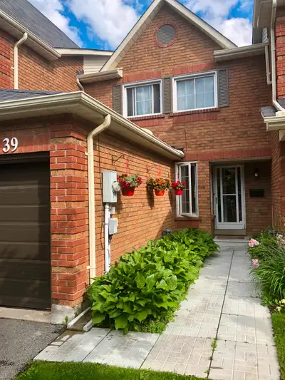 Charming 3 Bed Home for Rental - North Barrie