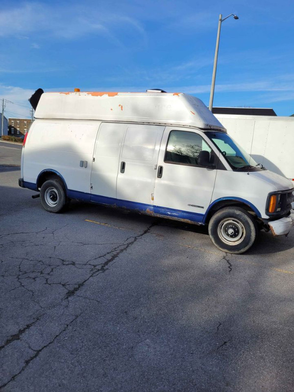 1999 chevy express 3500 in Cars & Trucks in Cornwall - Image 2