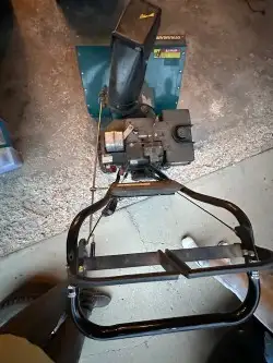 Snow Blower in Snowblowers in Regina - Image 8