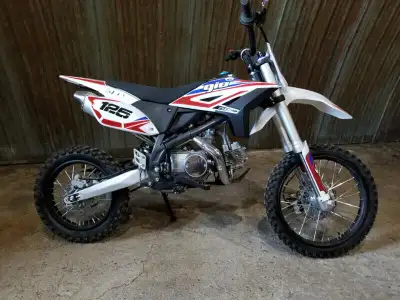 MOTOCROSS GIO VMJ125 ROUGE 125CC manuel neuf ROUGE Motocross GIO VMJ125 ''NEUF'' Moteur 125cc 4 temp...