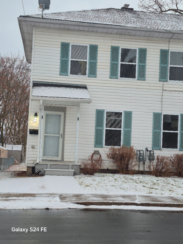 Deseronto , two bedroom duplex in Long Term Rentals in Napanee
