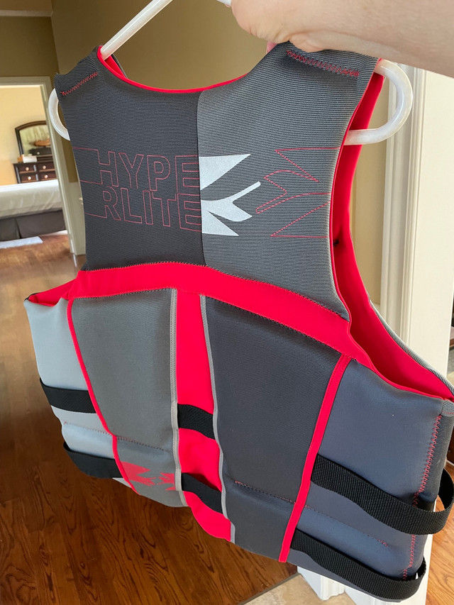 Hyperlite Men’s Life Jacket Vest XL 46-49” in Water Sports in Oakville / Halton Region - Image 2