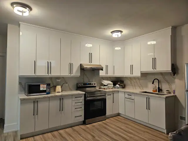 1 Room for rent May 1 near McCowan and Kingston Rd