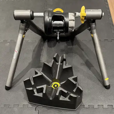 CycleOps JetFluid Pro bike Trainer, View more