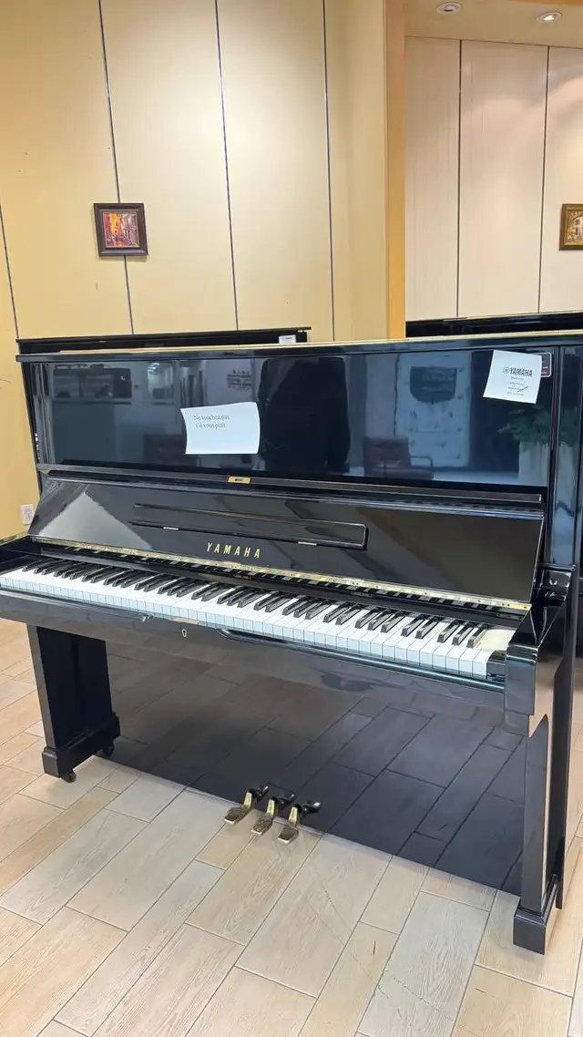 Yamaha Piano in Pianos & Keyboards in Longueuil / South Shore - Image 7