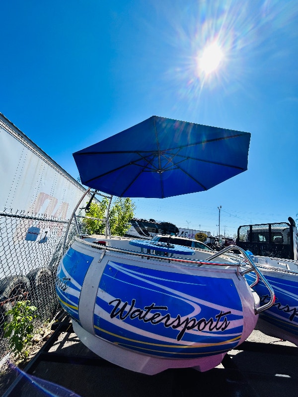 2 Bateaux Bbcue à vendre + Remorque + Moteur & treuil électrique