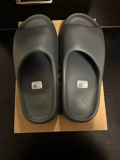 Yeezy Slide Slate Grey size 11, View more