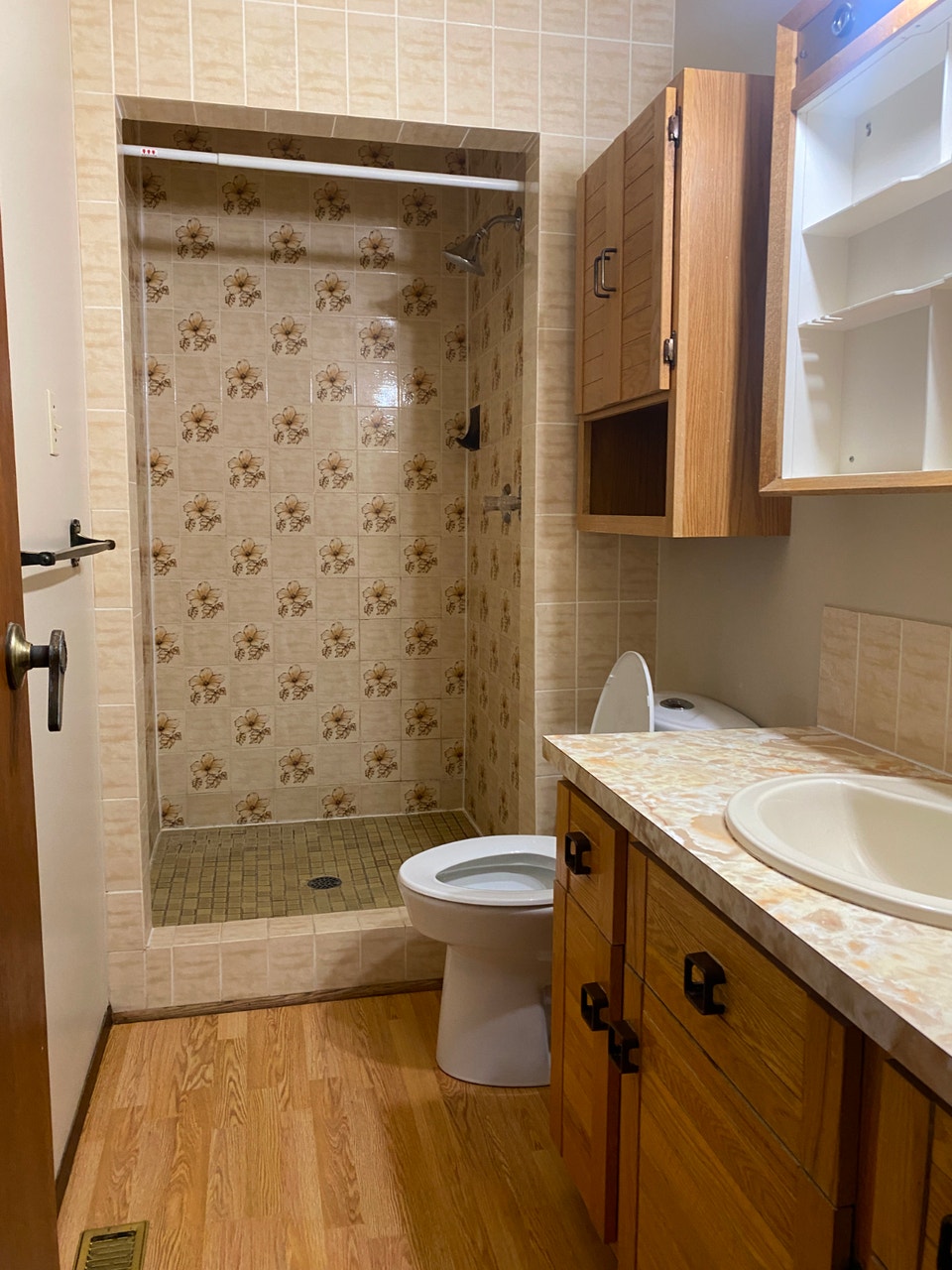 Pet friendly own laundry 3 bed 3 bath close to university parks 5