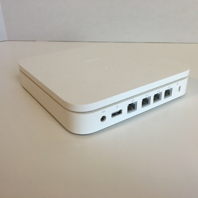 Apple AirPort Extreme Base Station - A1301 in Networking in Burnaby/New Westminster - Image 2