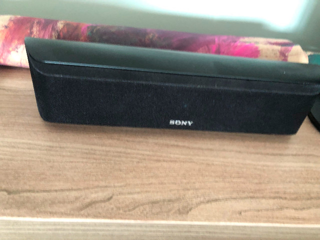 Sony surround sound with receiver and woofer in General Electronics in Ottawa - Image 4
