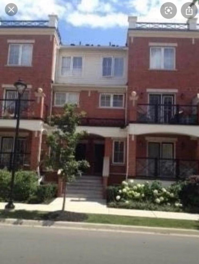 Two bedroom one level condo town house  in Long Term Rentals in Oakville / Halton Region