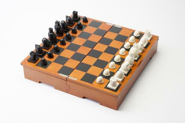 BNIB michael graves portable chess set / collectible in Toys & Games in Markham / York Region