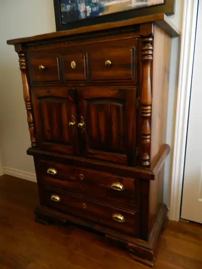 Solid wood queen bedroom set, View more