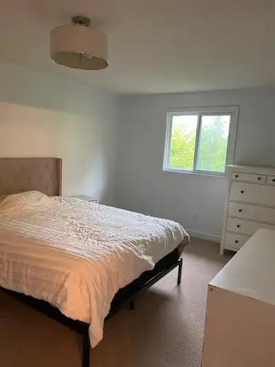 Rooms for rent short term in Aurora females only