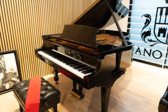 Steinway & Sons Model A (2012) in Pianos & Keyboards in City of Montréal - Image 2