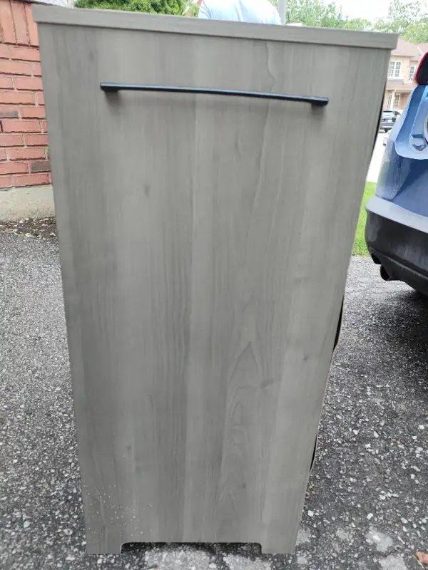 Gray Maple Bar Cabinet with Bottle Storage in Hutches & Display Cabinets in Mississauga / Peel Region - Image 5