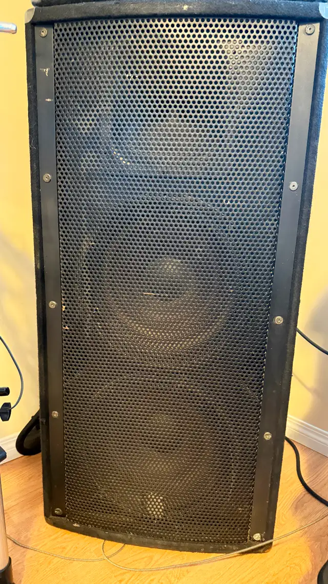 Yorkville speakers (Read description) in Pro Audio & Recording Equipment in Calgary - Image 4