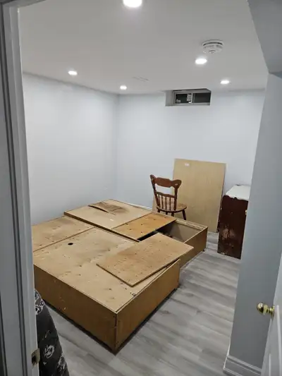Brand new Room for rent near Sheridan Brampton. girls only