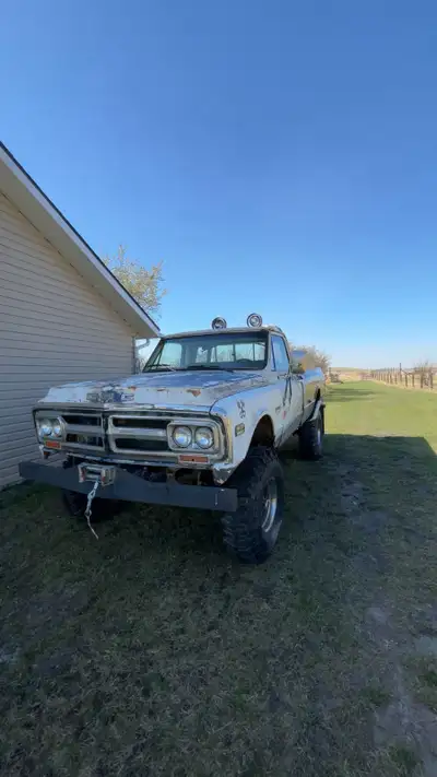 Give me a price, 1972 GMC. It’s on 37’ boggers. It’s got a 350 small block Put a battery in it and i...