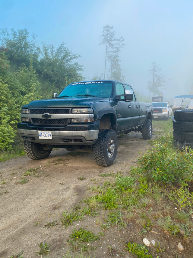 2001 Chevrolet Silverado 2500 in Cars & Trucks in Nelson - Image 3