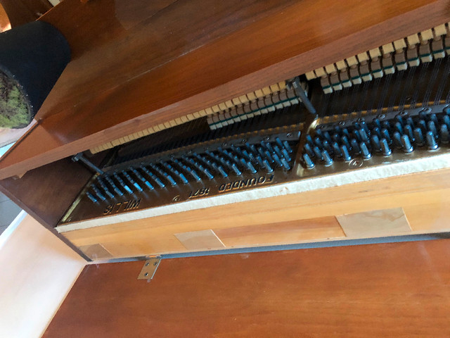 La ronde upright Willis &Co piano in Pianos & Keyboards in Markham / York Region - Image 3