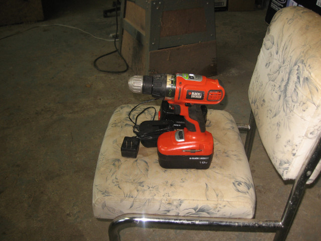 black and decker drill in Power Tools in Kitchener / Waterloo