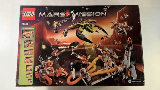 Lego Mars Mission - MB-01 Eagle Command Base (7690) in Toys & Games in Winnipeg - Image 4