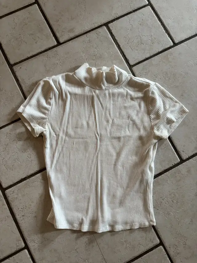 Garage Women’s White Shirt in Women's - Tops & Outerwear in Sarnia - Image 2