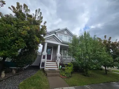 Stunning &Spacious Single-Family Home in Summerside, SW Edmonton