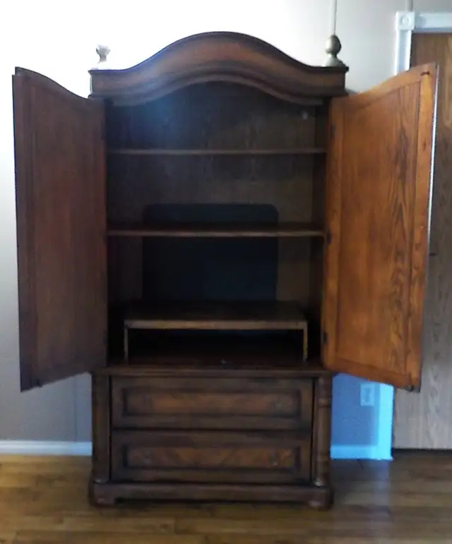 ARMOIRE / ELITE FURNITURE / TOP & BASE in TV Tables & Entertainment Units in Nanaimo - Image 6