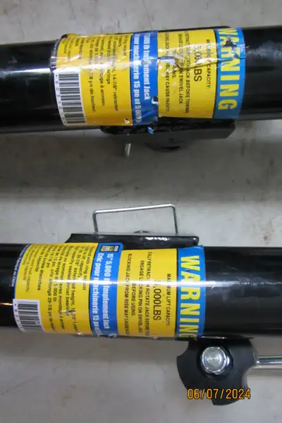 mechanical implement trailer jack 5000 LB two for $70