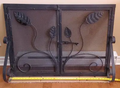 Porte de foyer, pare étincelles, en fer forgé, produit artisanal, View more