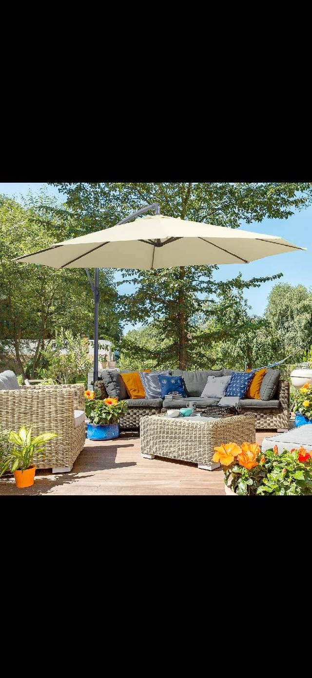 10' Deluxe Cantilever Umbrella Outdoor Market Parasol Banana in Patio & Garden Furniture in Markham / York Region