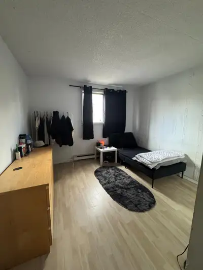 Loyer : 1065 $ / mois Disponible immédiatement 625 rue de Bruges Bel appartement 1 chambre situé au...