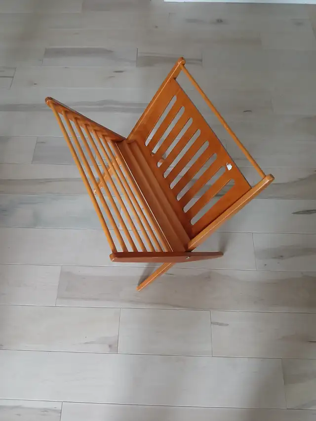 Mid-Century Modern Folding Magazine Rack by Nevco, 1960s in Arts & Collectibles in Ottawa - Image 2
