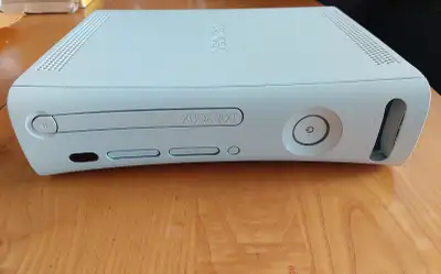 Xbox 360 console modèle Opus (rare), View more