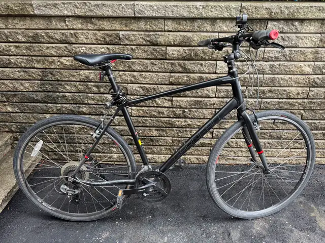 Louis Garneau Urbania 4 Homme in Cruiser, Commuter & Hybrid in Longueuil / South Shore - Image 2