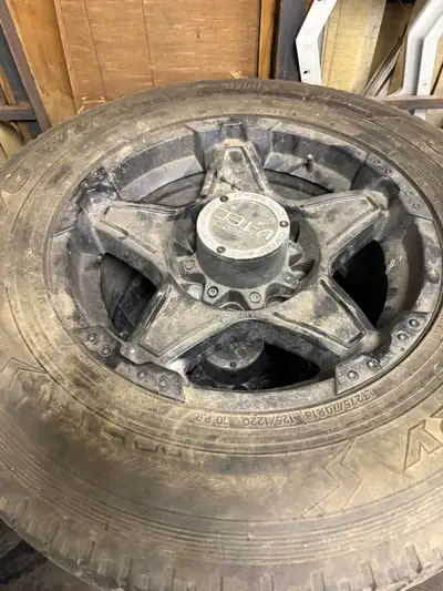 Set of 4 winter tires and wheels. Off Ford F-250. Toyo Open Country Winters. LT275/70R18. $1000.00.