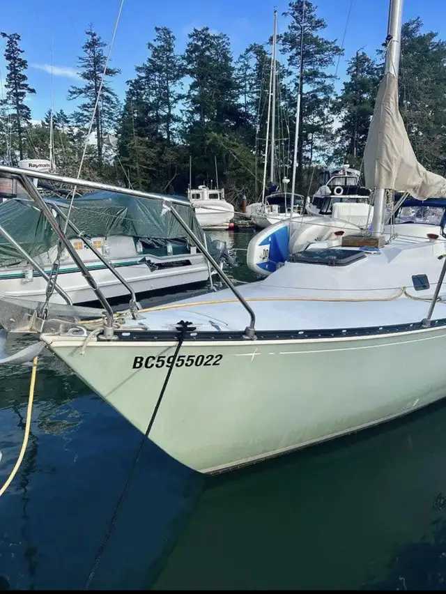 Beautiful 30’ C&C Sailboat  in Sailboats in Victoria - Image 8