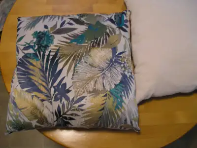 2 sets of Couch Pillows, View more