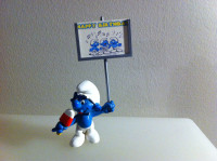 Smurfs -Vintage Popsicle Smurf With "Happy Birthday" Sign