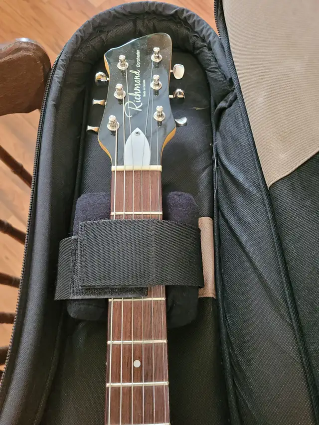 Guitare Godin in Guitars in Drummondville - Image 3
