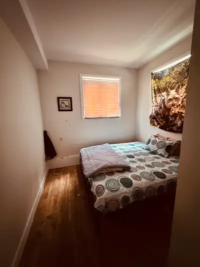 Room for rent in 2 bedroom suite