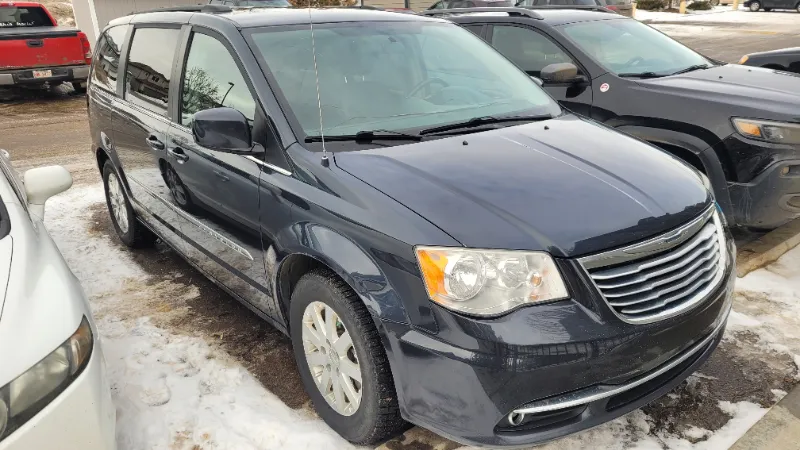 chrysler town country 2014