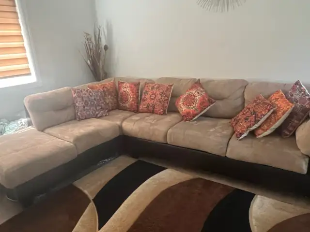L shaped Sectional couch in Couches & Futons in London - Image 3